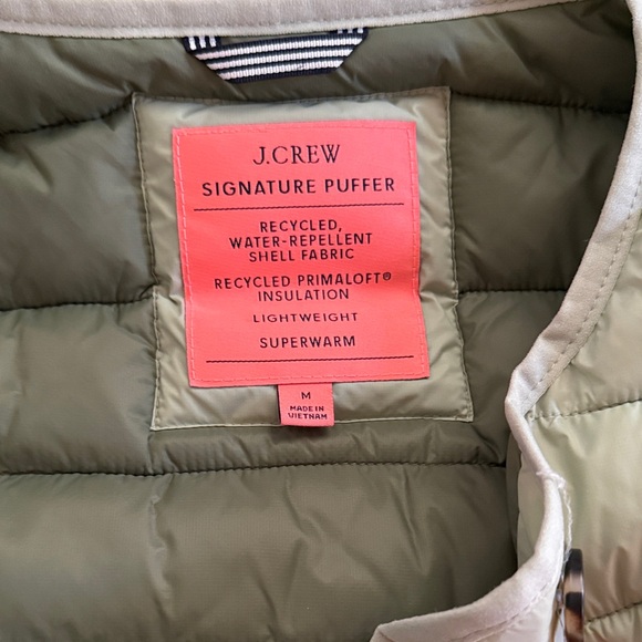 J. Crew Signature Puffer Jacket in Lime Green. Size M. Worn a few times - Picture 5 of 10